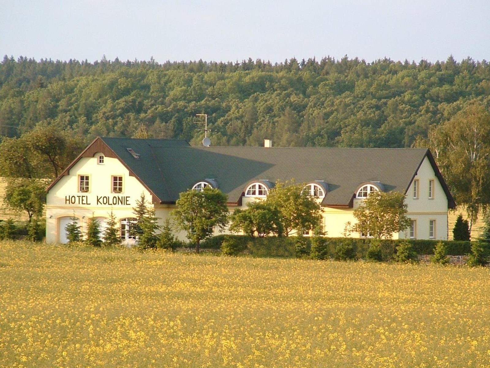 Hotel Kolonie Krivoklat Luaran gambar