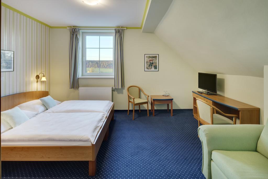Hotel Kolonie Krivoklat Luaran gambar